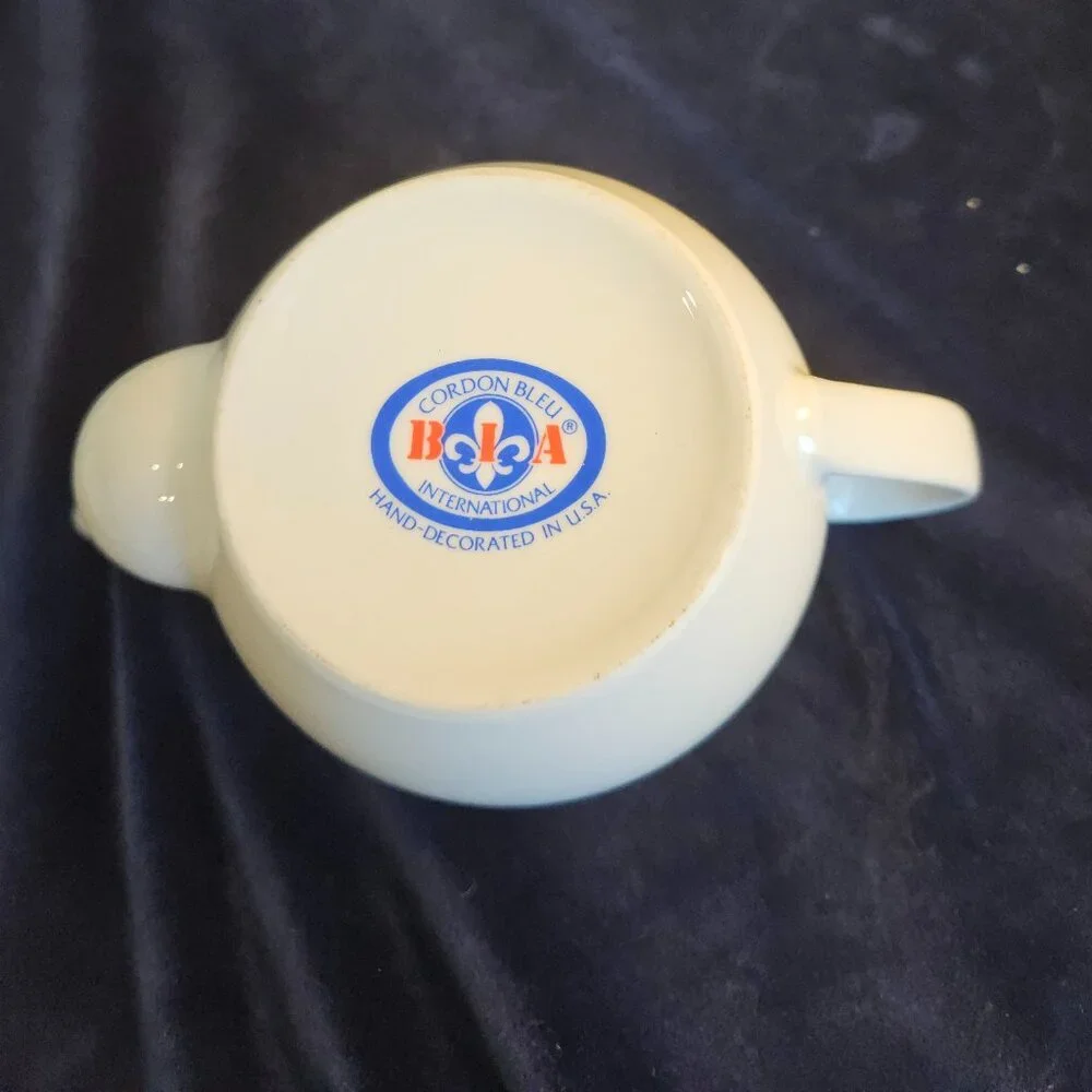 TEAPOT, VINTAGE BIA CORDON BLEU INTERNATIONAL